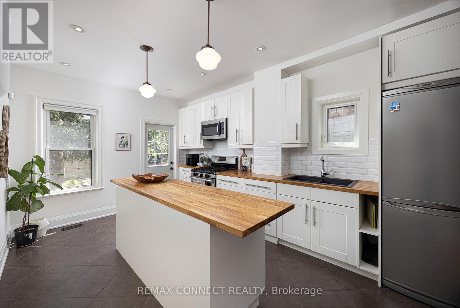 29 Howard Park Avenue, Toronto, Ontario  M6R 1V3 - Photo 14 - W13143472