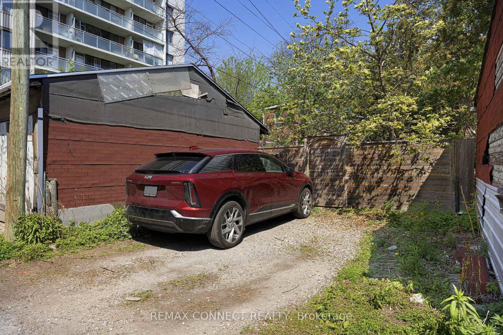29 Howard Park Avenue, Toronto, Ontario  M6R 1V3 - Photo 35 - W13143472