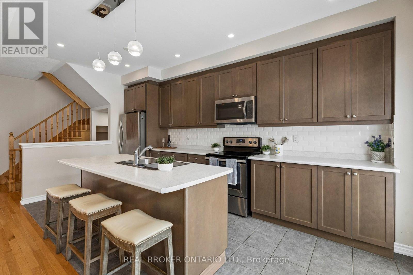105 Alvin Pegg Drive, East Gwillimbury, Ontario  L9N 0R7 - Photo 9 - N13143760