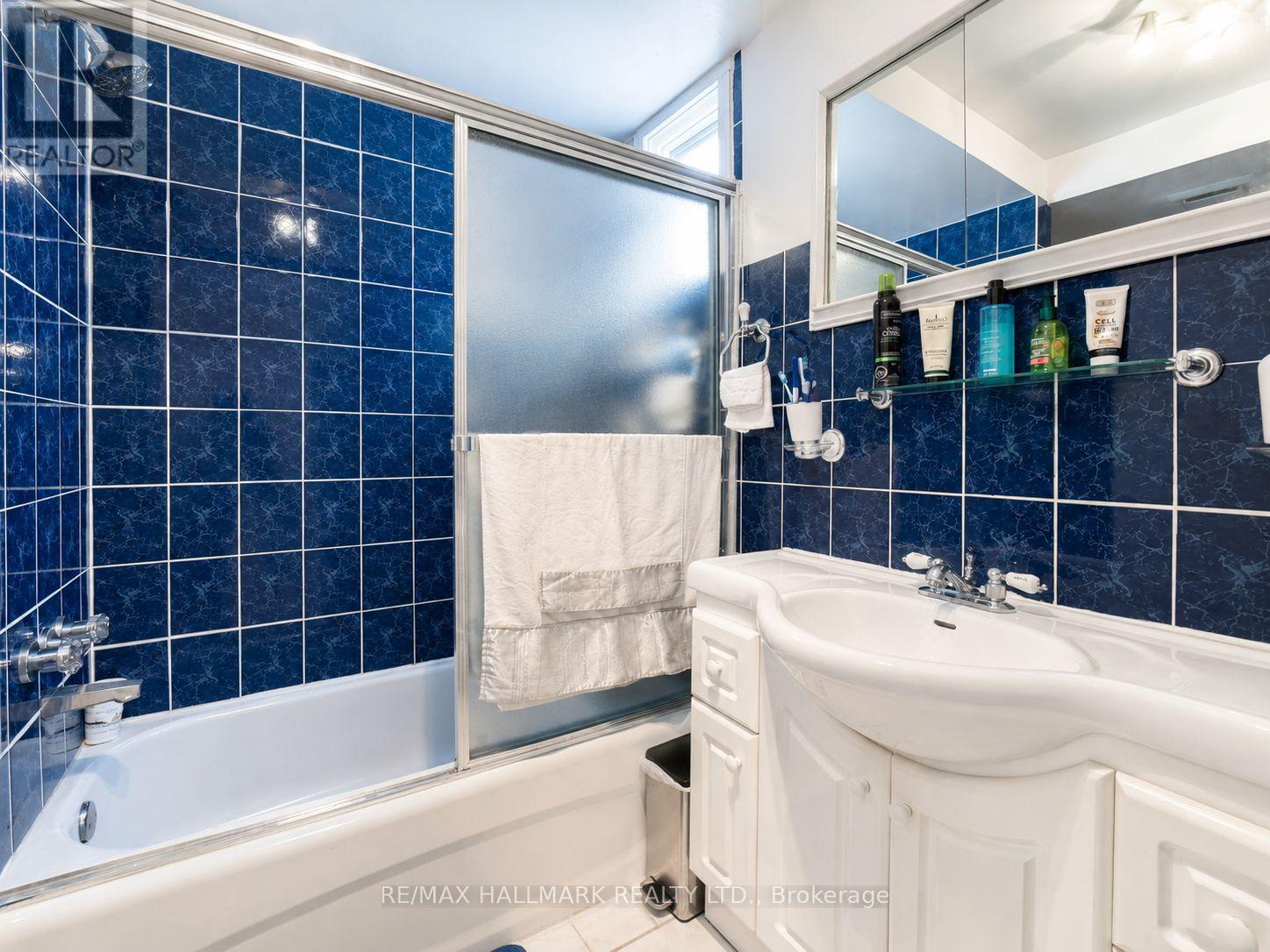 100 Ascot Avenue, Toronto, Ontario  M6E 1E9 - Photo 22 - W13143484