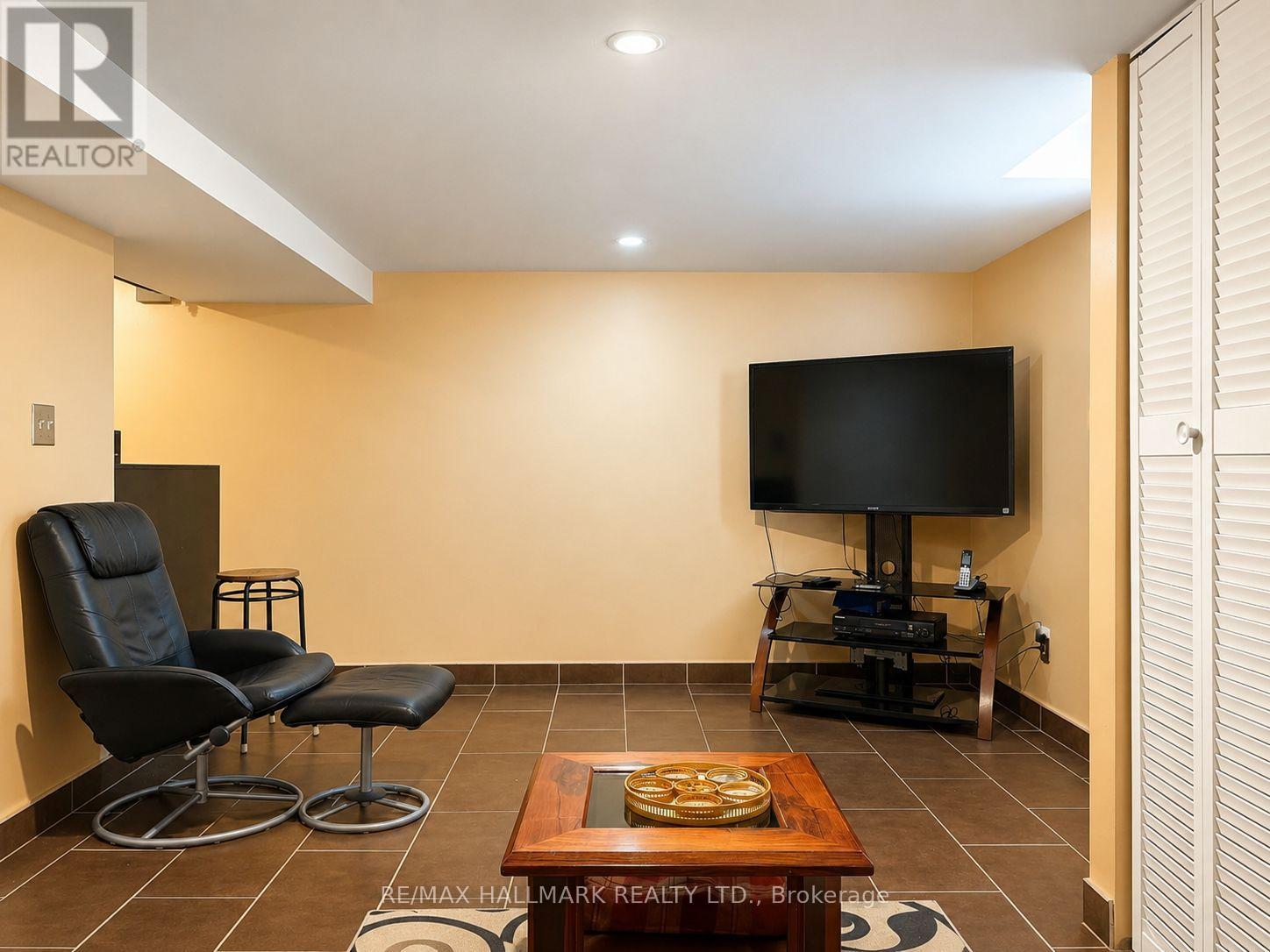100 Ascot Avenue, Toronto, Ontario  M6E 1E9 - Photo 38 - W13143484