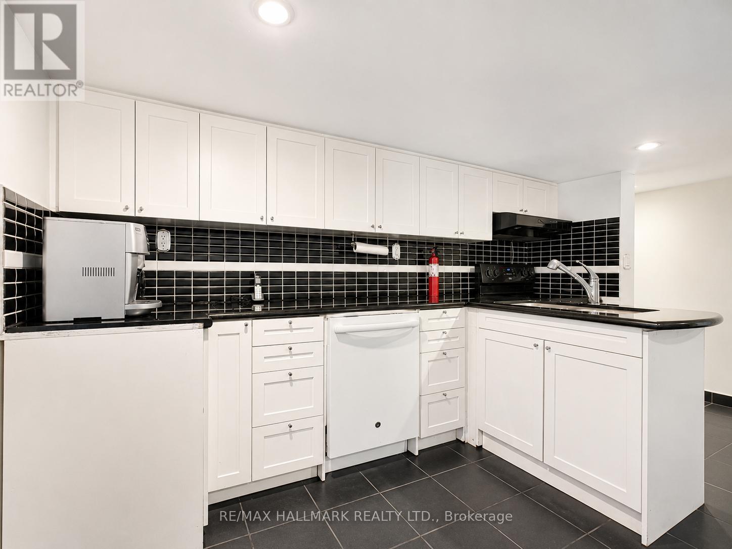 100 Ascot Avenue, Toronto, Ontario  M6E 1E9 - Photo 46 - W13143484