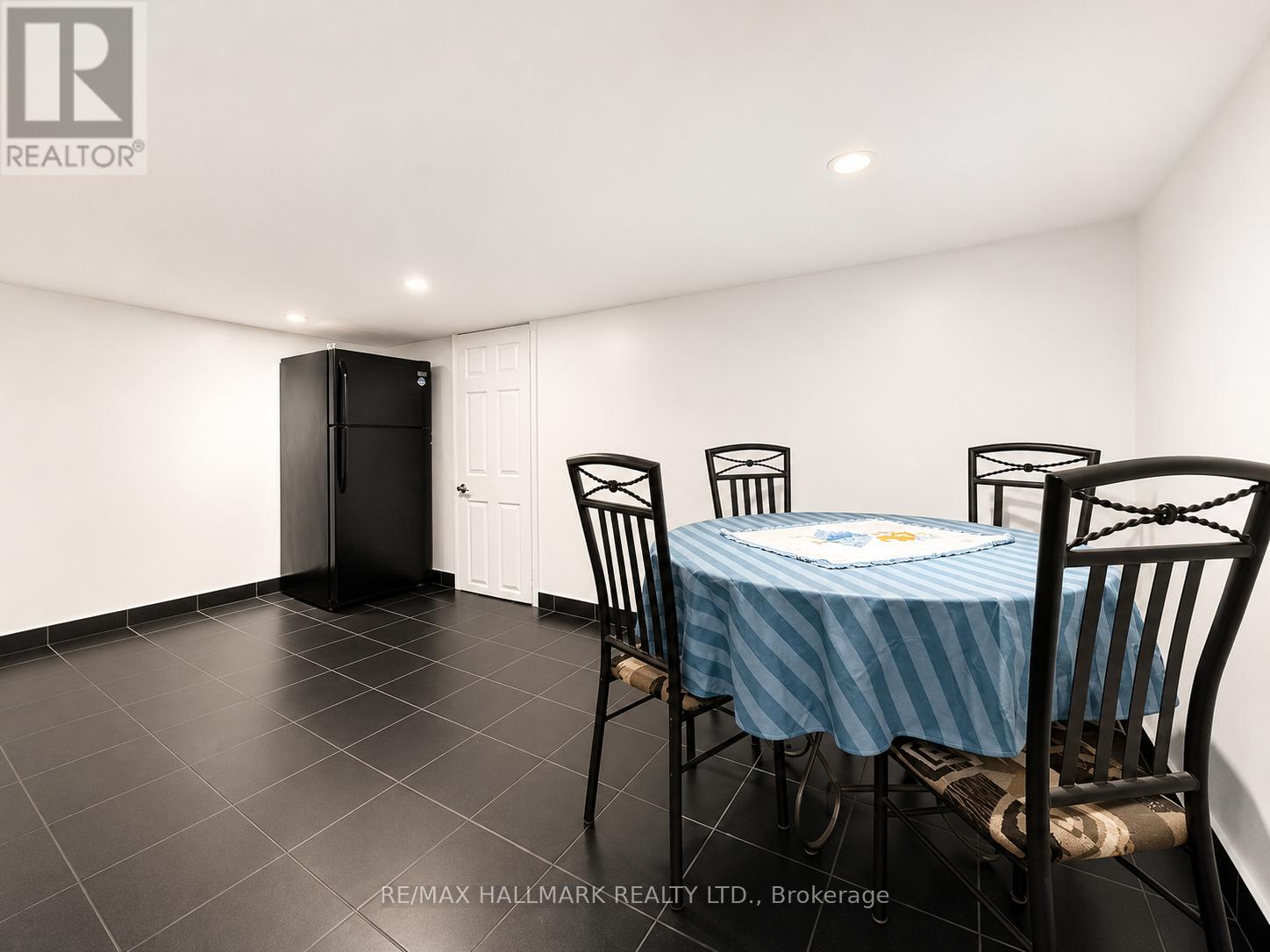 100 Ascot Avenue, Toronto, Ontario  M6E 1E9 - Photo 47 - W13143484