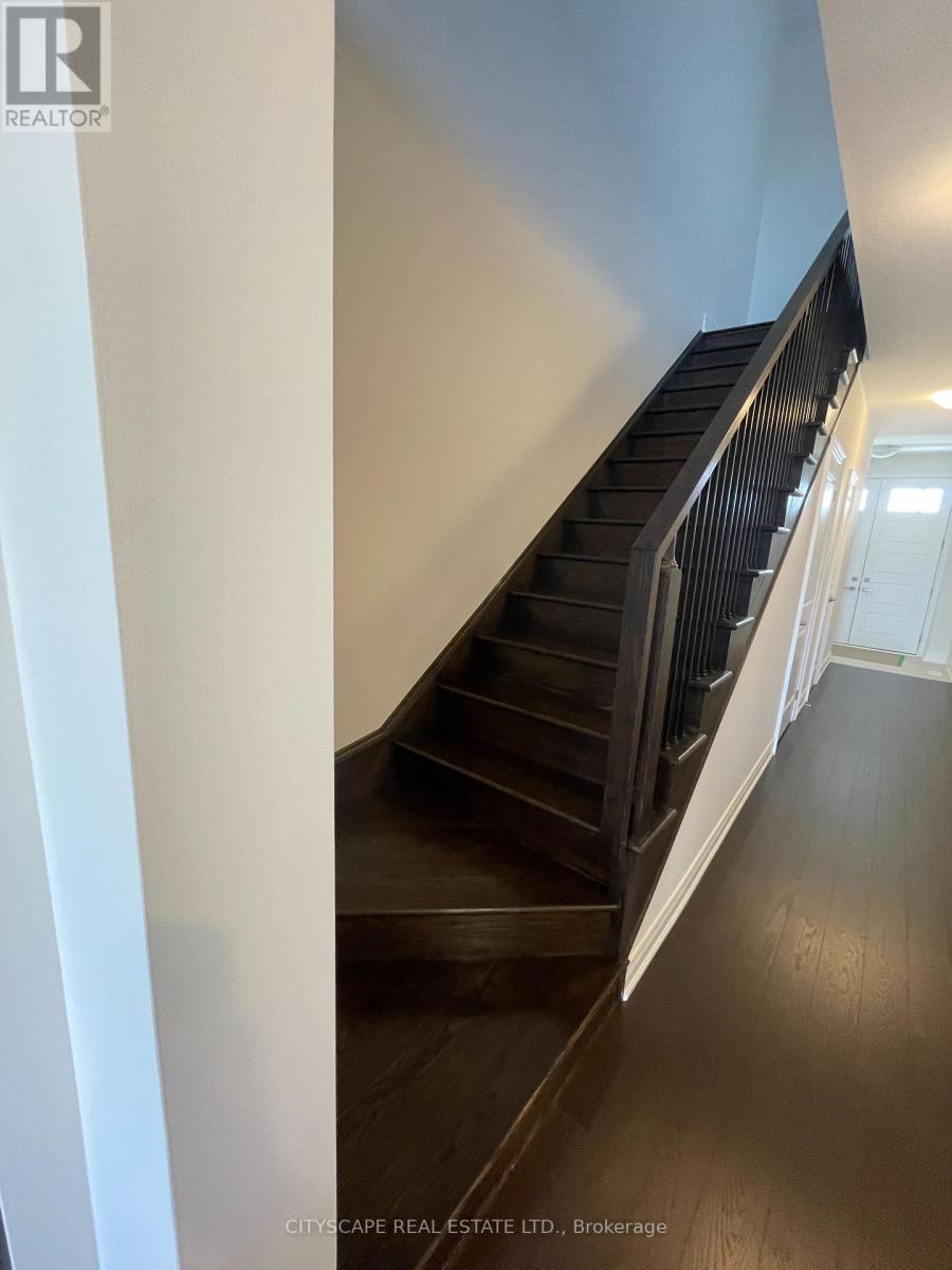 14 Falby Road, Brampton, Ontario  L6P 4S1 - Photo 2 - W13143502