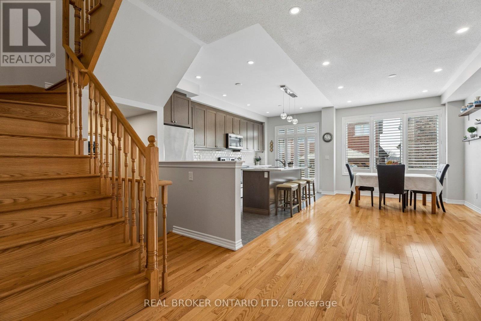 105 Alvin Pegg Drive, East Gwillimbury, Ontario  L9N 0R7 - Photo 5 - N13143760