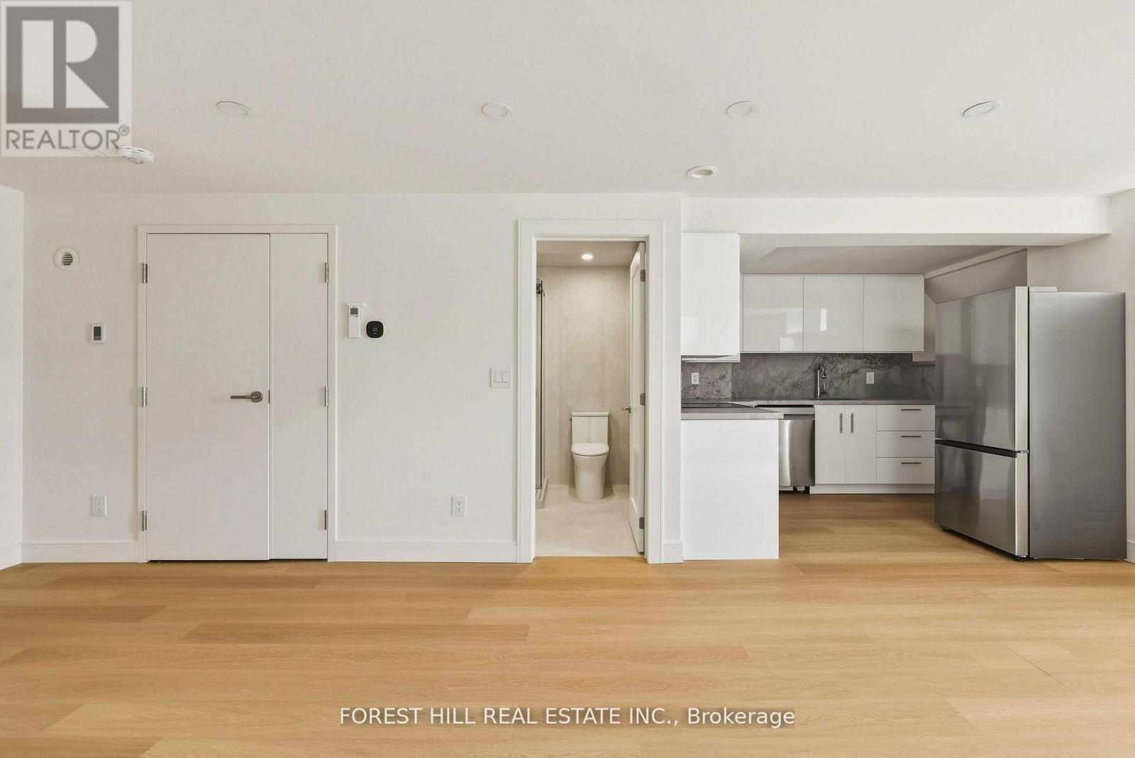 Lower - 250 Hallam Street, Toronto, Ontario  M6H 1Y1 - Photo 1 - W13143510