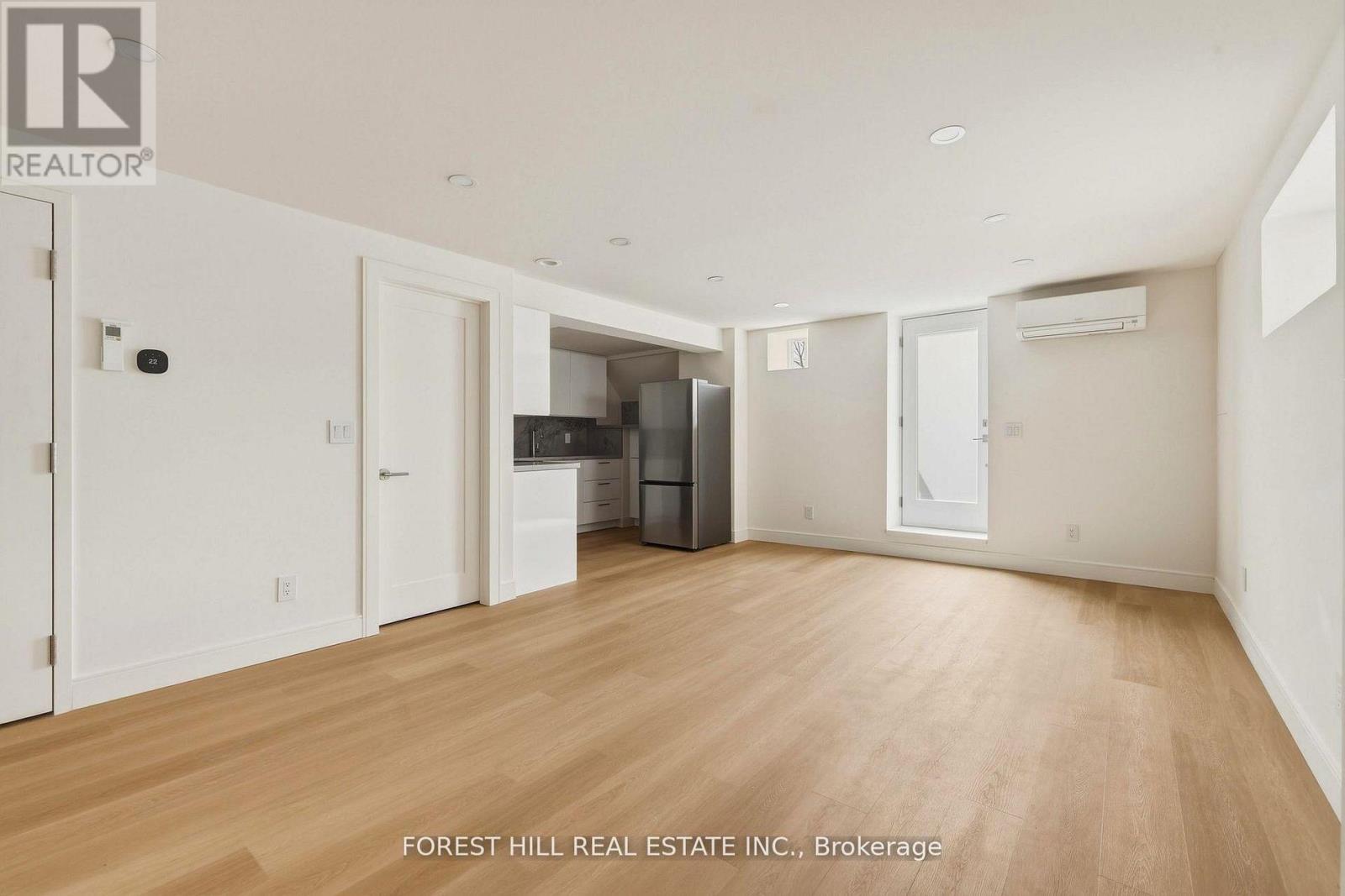Lower - 250 Hallam Street, Toronto, Ontario  M6H 1Y1 - Photo 9 - W13143510