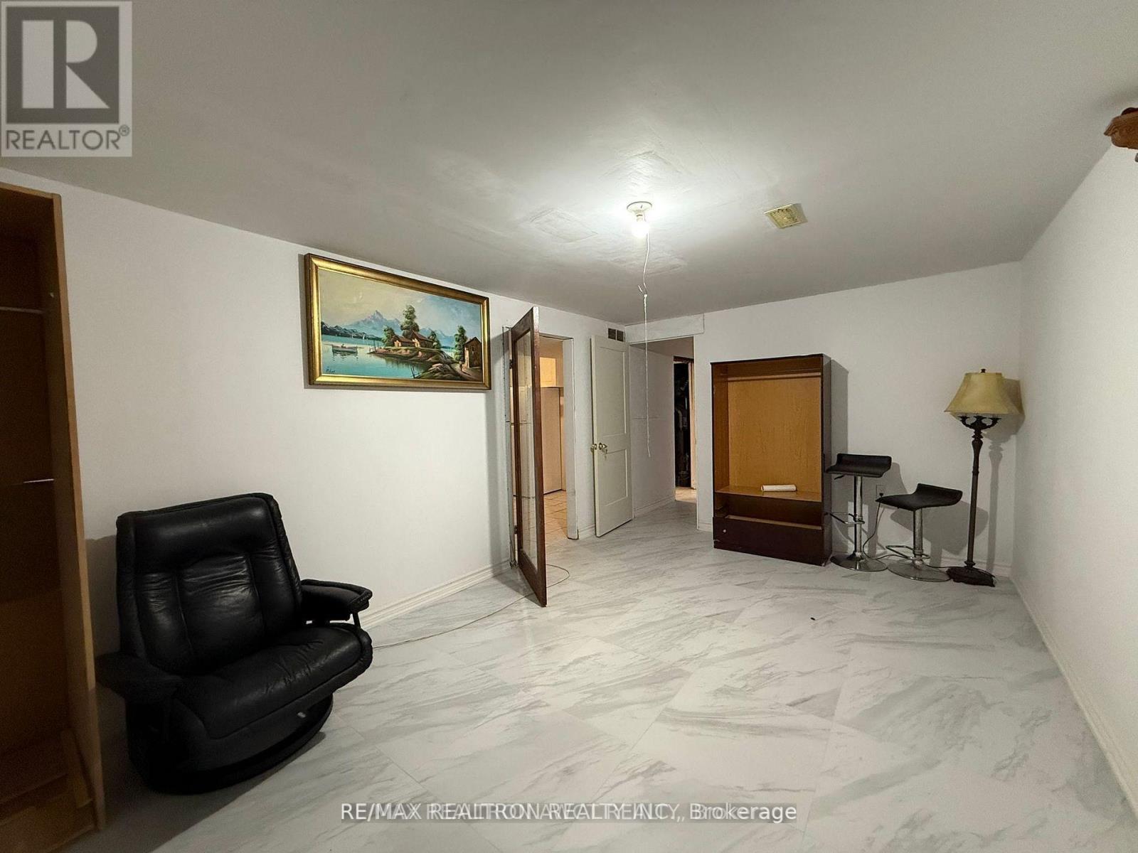 61 Wilmont Drive, Toronto, Ontario  M3N 1N5 - Photo 2 - W13143520