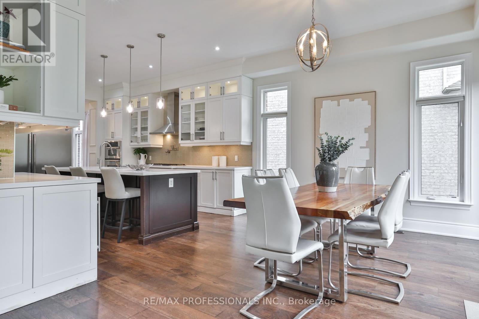 52 Bonnyview Drive, Toronto, Ontario  M8Y 3G6 - Photo 12 - W13143612