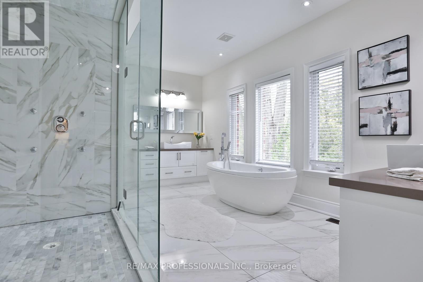 52 Bonnyview Drive, Toronto, Ontario  M8Y 3G6 - Photo 27 - W13143612
