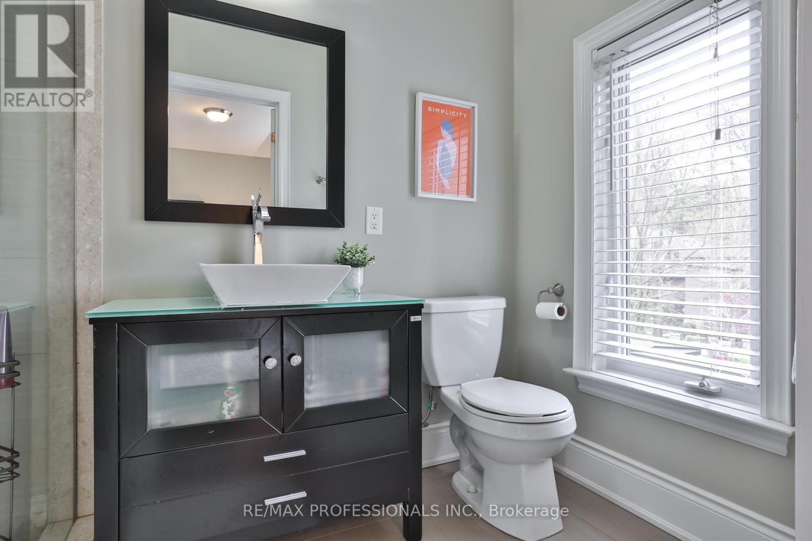 52 Bonnyview Drive, Toronto, Ontario  M8Y 3G6 - Photo 34 - W13143612