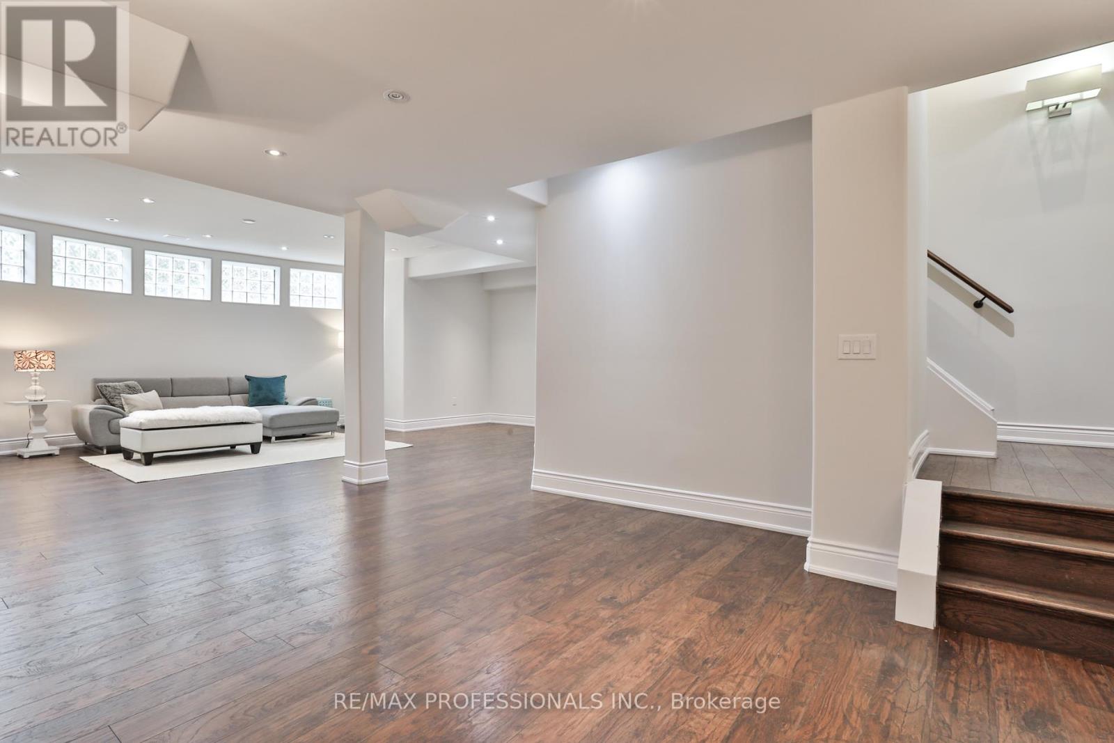 52 Bonnyview Drive, Toronto, Ontario  M8Y 3G6 - Photo 38 - W13143612