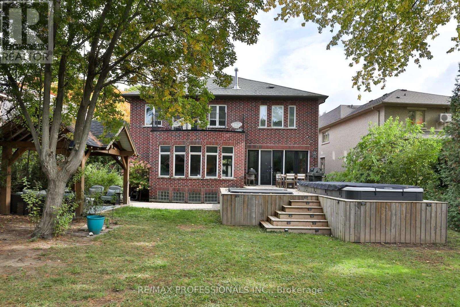 52 Bonnyview Drive, Toronto, Ontario  M8Y 3G6 - Photo 44 - W13143612