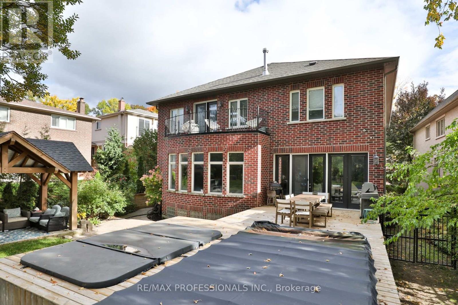 52 Bonnyview Drive, Toronto, Ontario  M8Y 3G6 - Photo 45 - W13143612