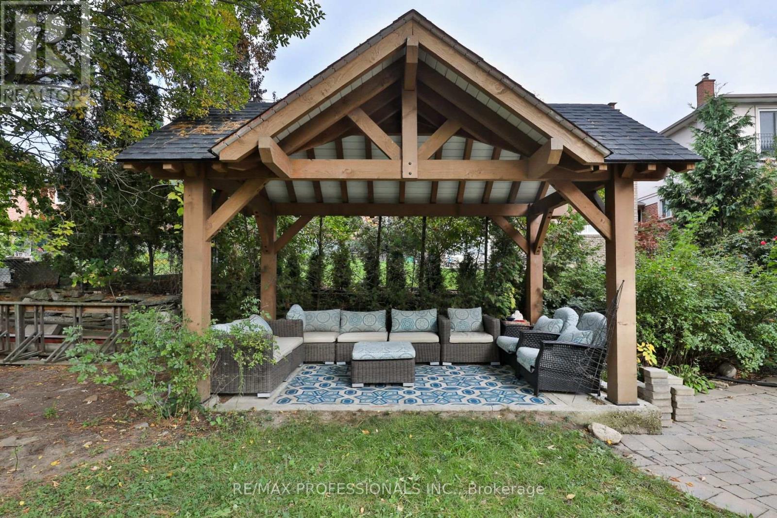 52 Bonnyview Drive, Toronto, Ontario  M8Y 3G6 - Photo 47 - W13143612