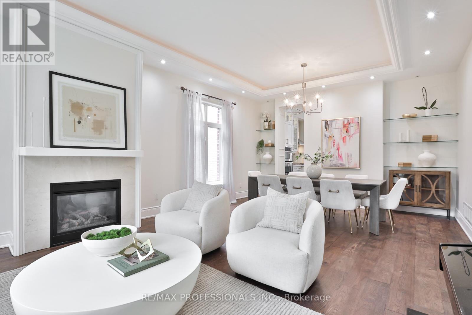 52 Bonnyview Drive, Toronto, Ontario  M8Y 3G6 - Photo 5 - W13143612
