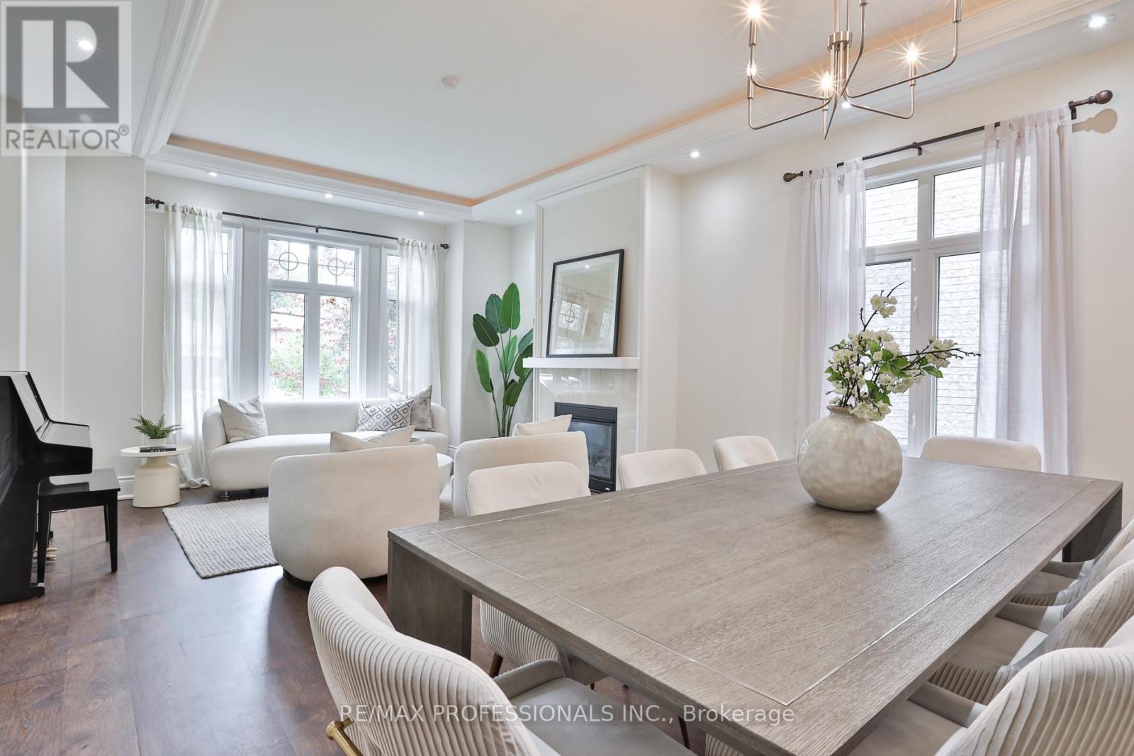 52 Bonnyview Drive, Toronto, Ontario  M8Y 3G6 - Photo 7 - W13143612