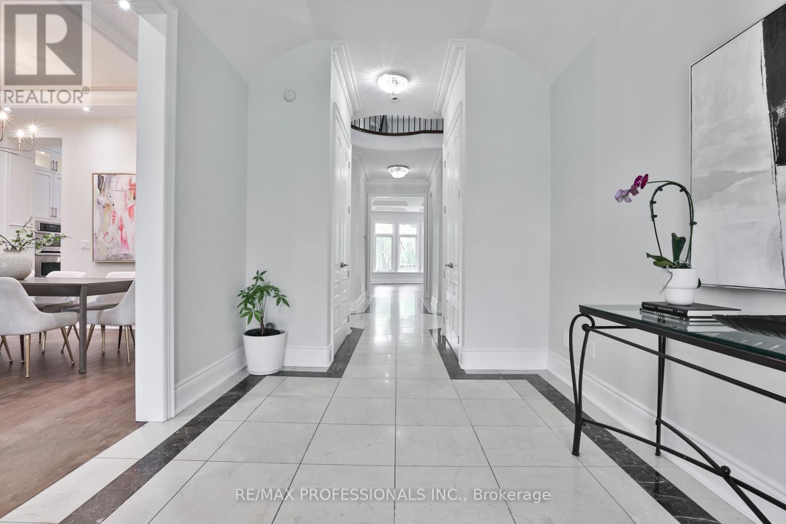 52 Bonnyview Drive, Toronto, Ontario  M8Y 3G6 - Photo 8 - W13143612