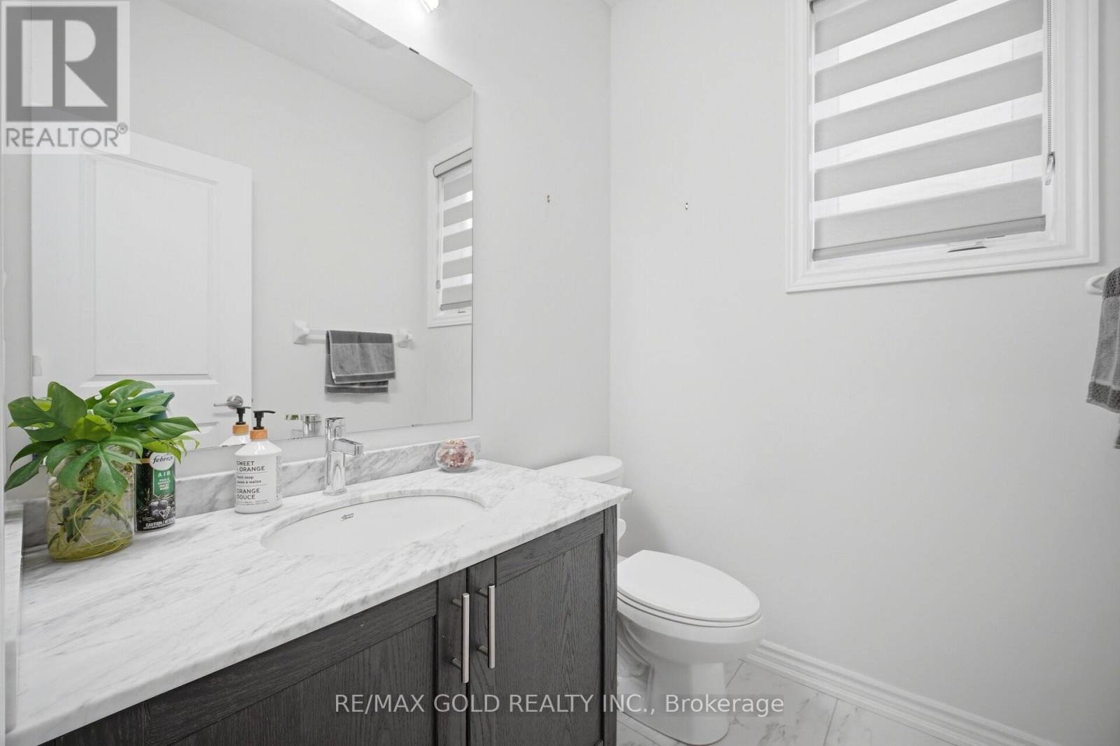 28 Calabria Drive, Caledon, Ontario  L7C 4L2 - Photo 13 - W13143666