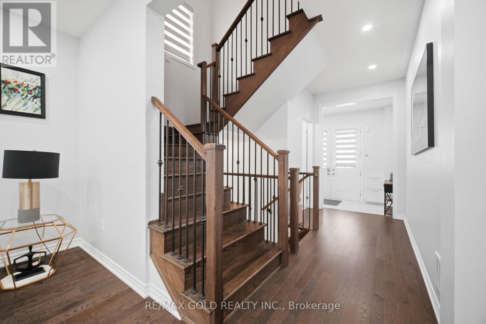 28 Calabria Drive, Caledon, Ontario  L7C 4L2 - Photo 14 - W13143666