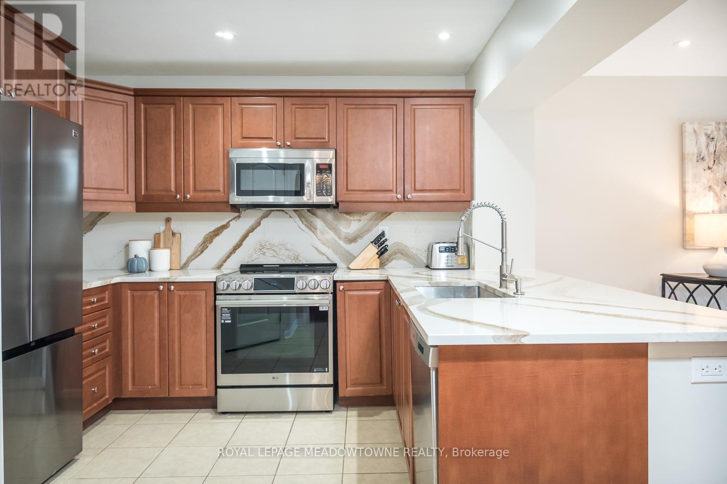 439 Pozbou Crescent, Milton, Ontario  L9T 8H8 - Photo 8 - W13143680
