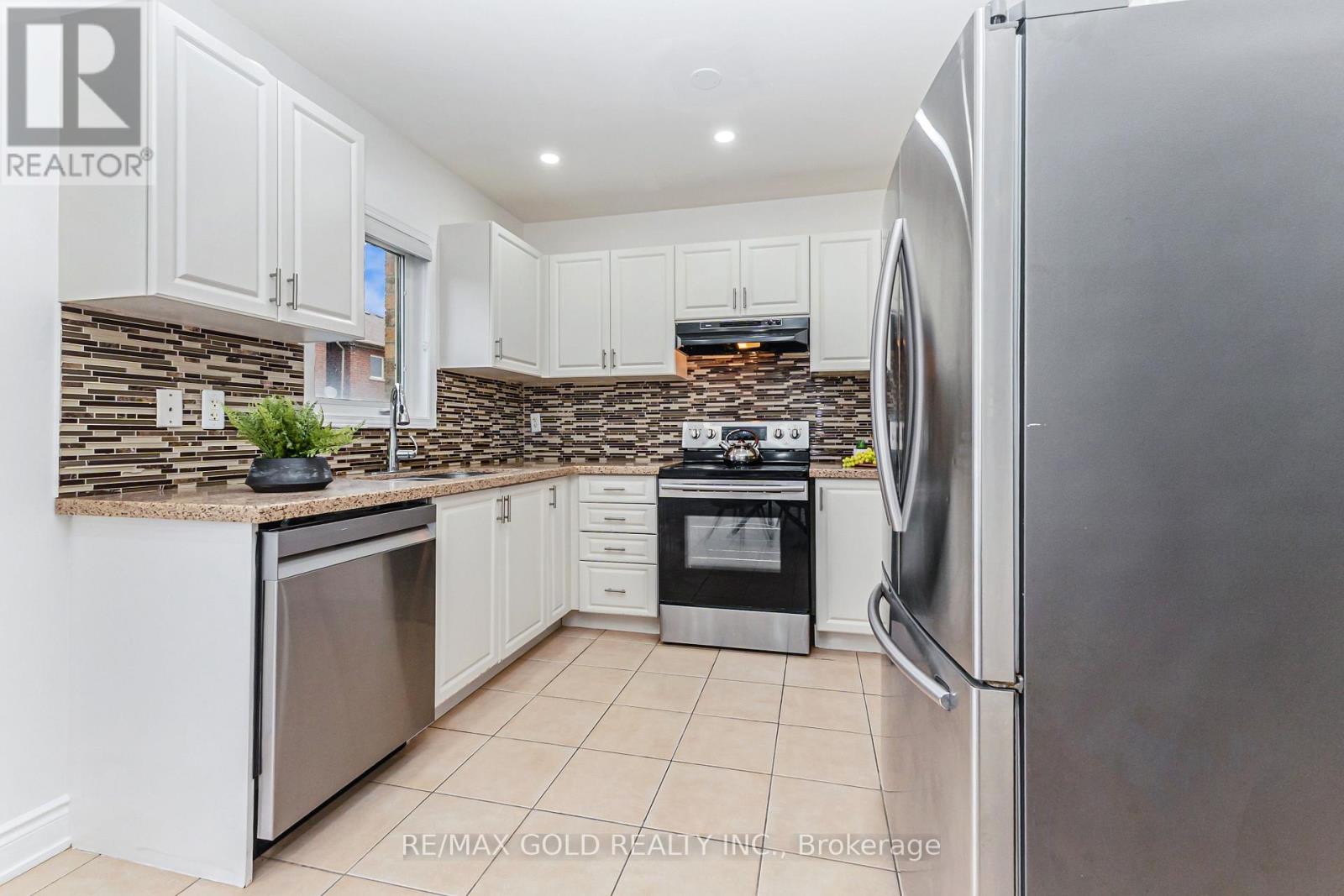 67 Palleschi Drive, Brampton, Ontario  L6P 2S1 - Photo 14 - W13143690