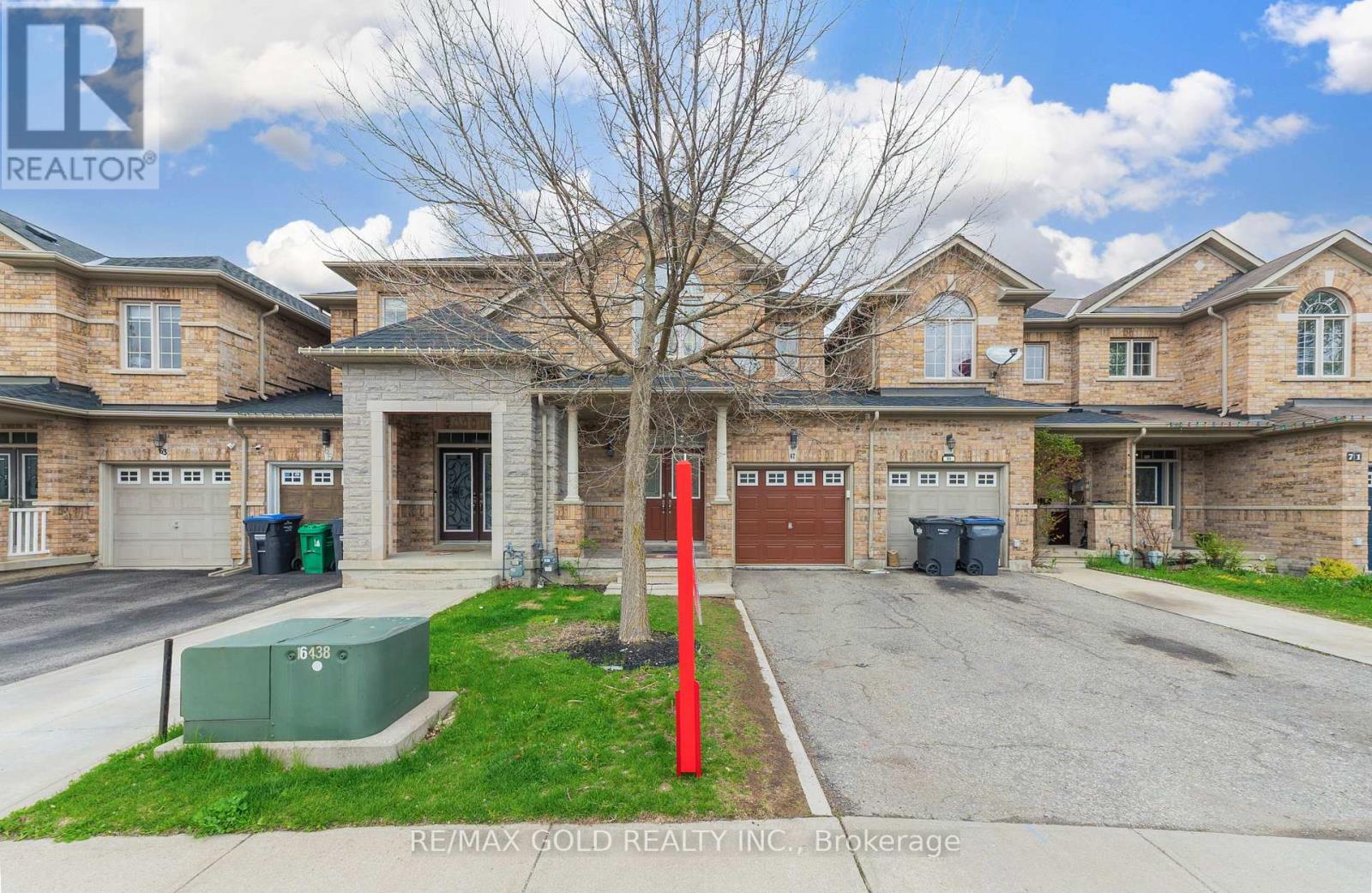 67 Palleschi Drive, Brampton, Ontario  L6P 2S1 - Photo 2 - W13143690