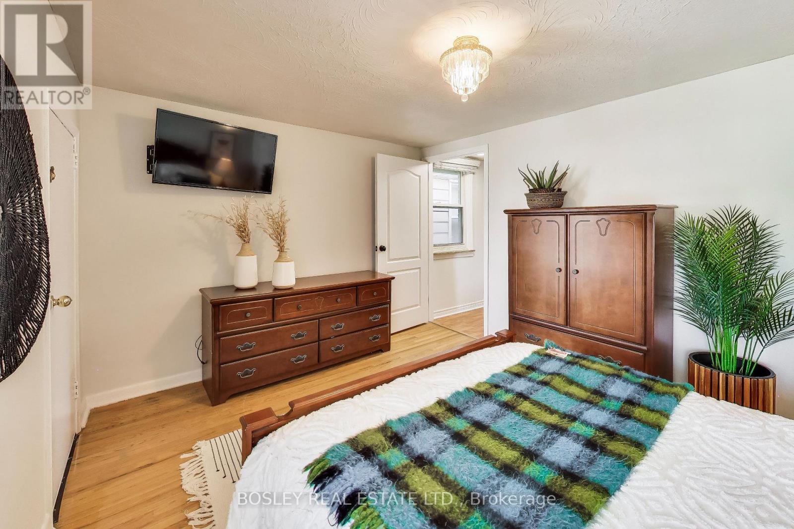 159 Ascot Avenue, Toronto, Ontario  M6E 1G5 - Photo 14 - W13143722