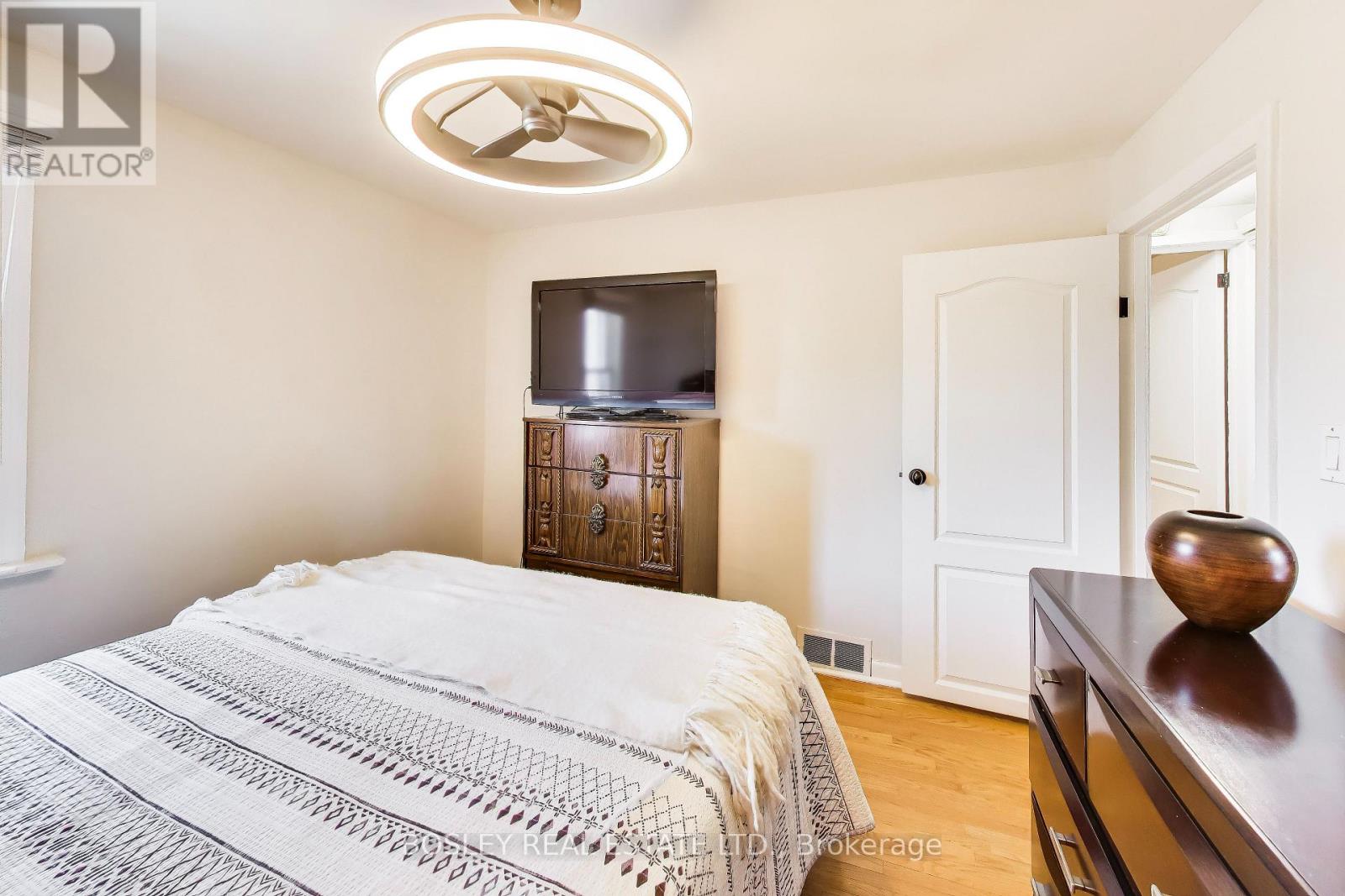 159 Ascot Avenue, Toronto, Ontario  M6E 1G5 - Photo 17 - W13143722