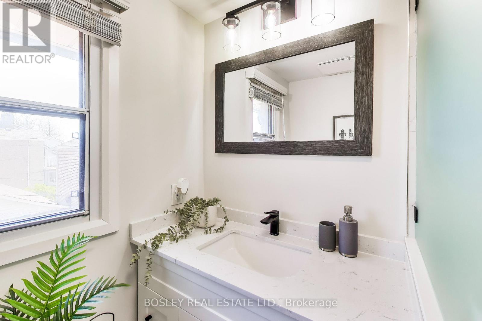 159 Ascot Avenue, Toronto, Ontario  M6E 1G5 - Photo 21 - W13143722