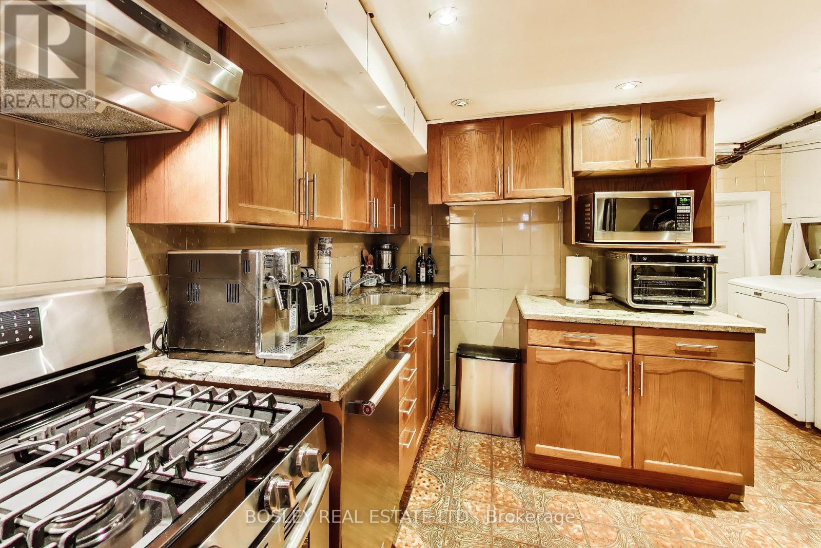 159 Ascot Avenue, Toronto, Ontario  M6E 1G5 - Photo 26 - W13143722
