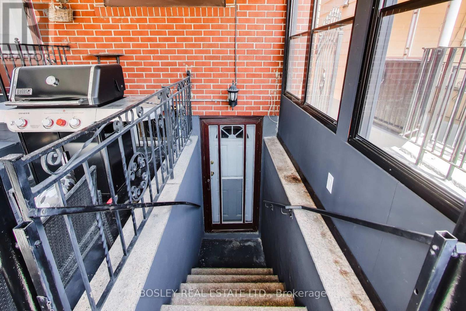 159 Ascot Avenue, Toronto, Ontario  M6E 1G5 - Photo 30 - W13143722
