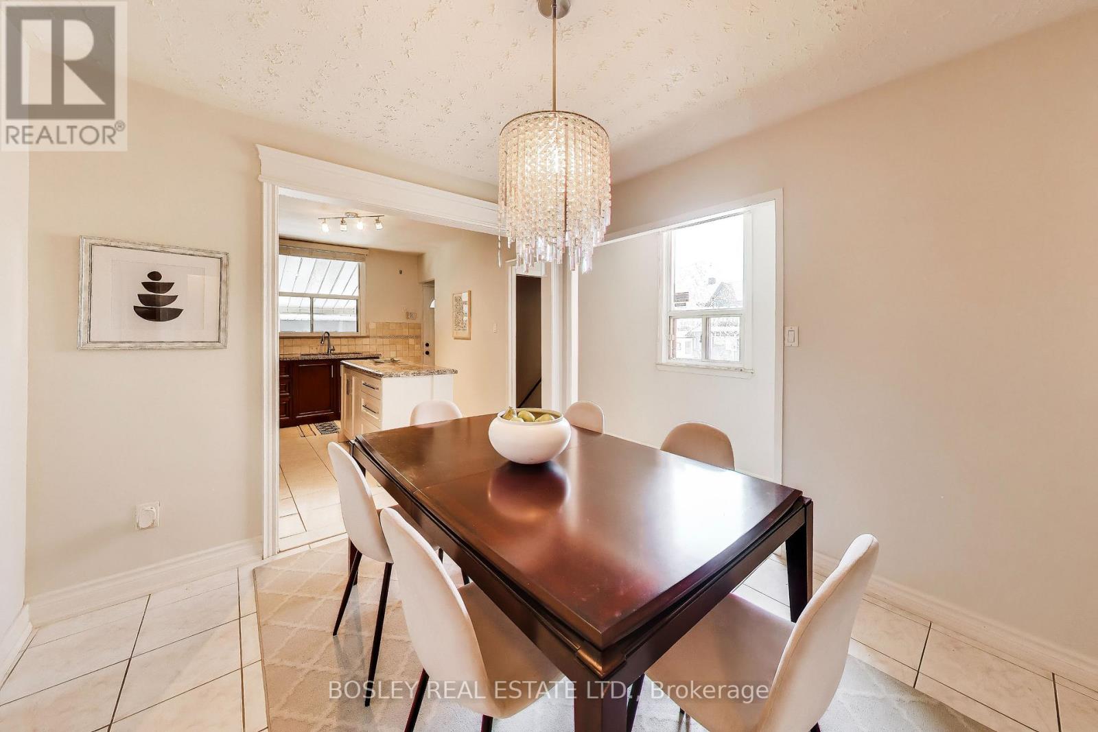 159 Ascot Avenue, Toronto, Ontario  M6E 1G5 - Photo 6 - W13143722