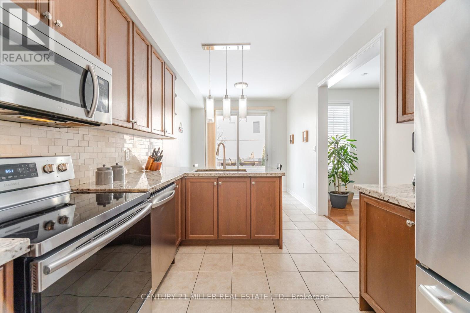 2025 Trawden Way, Oakville, Ontario  L6M 0M2 - Photo 7 - W13143770