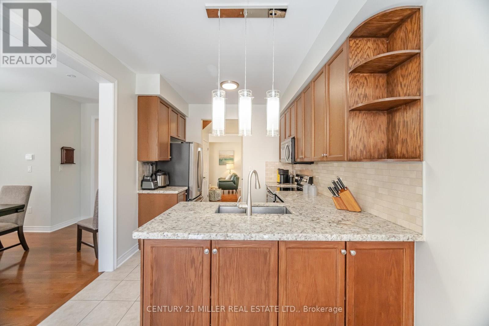 2025 Trawden Way, Oakville, Ontario  L6M 0M2 - Photo 8 - W13143770