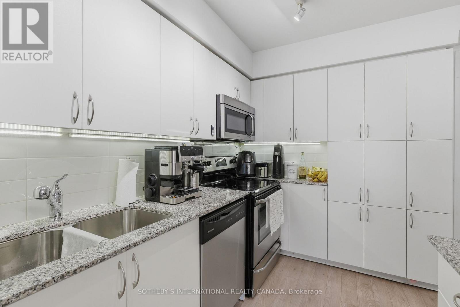 304 - 800 Lawrence Avenue W, Toronto, Ontario  M6A 0B1 - Photo 4 - W13143786