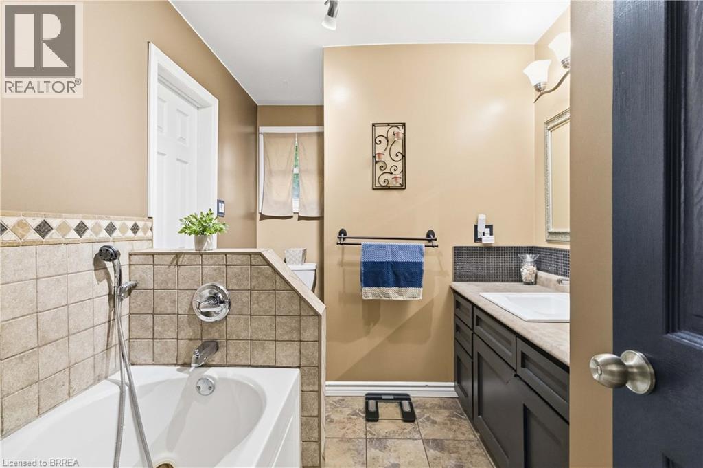 43 Brisbane Boulevard, Brantford, Ontario  N3S 4K9 - Photo 15 - 40827396