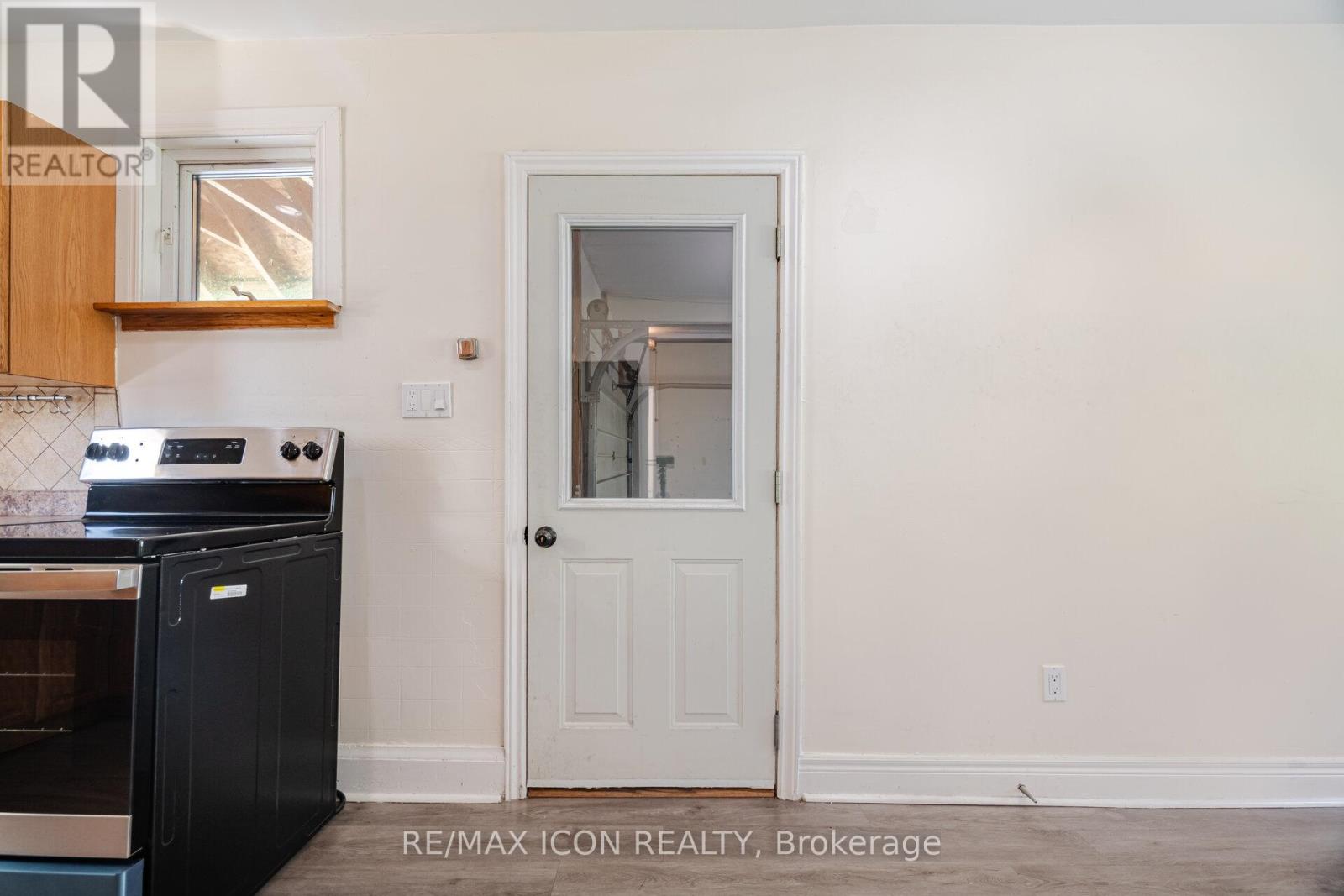 Upper - 64 Sheldon Avenue N, Kitchener, Ontario N2H 3M4 - Photo 4 - X13143466