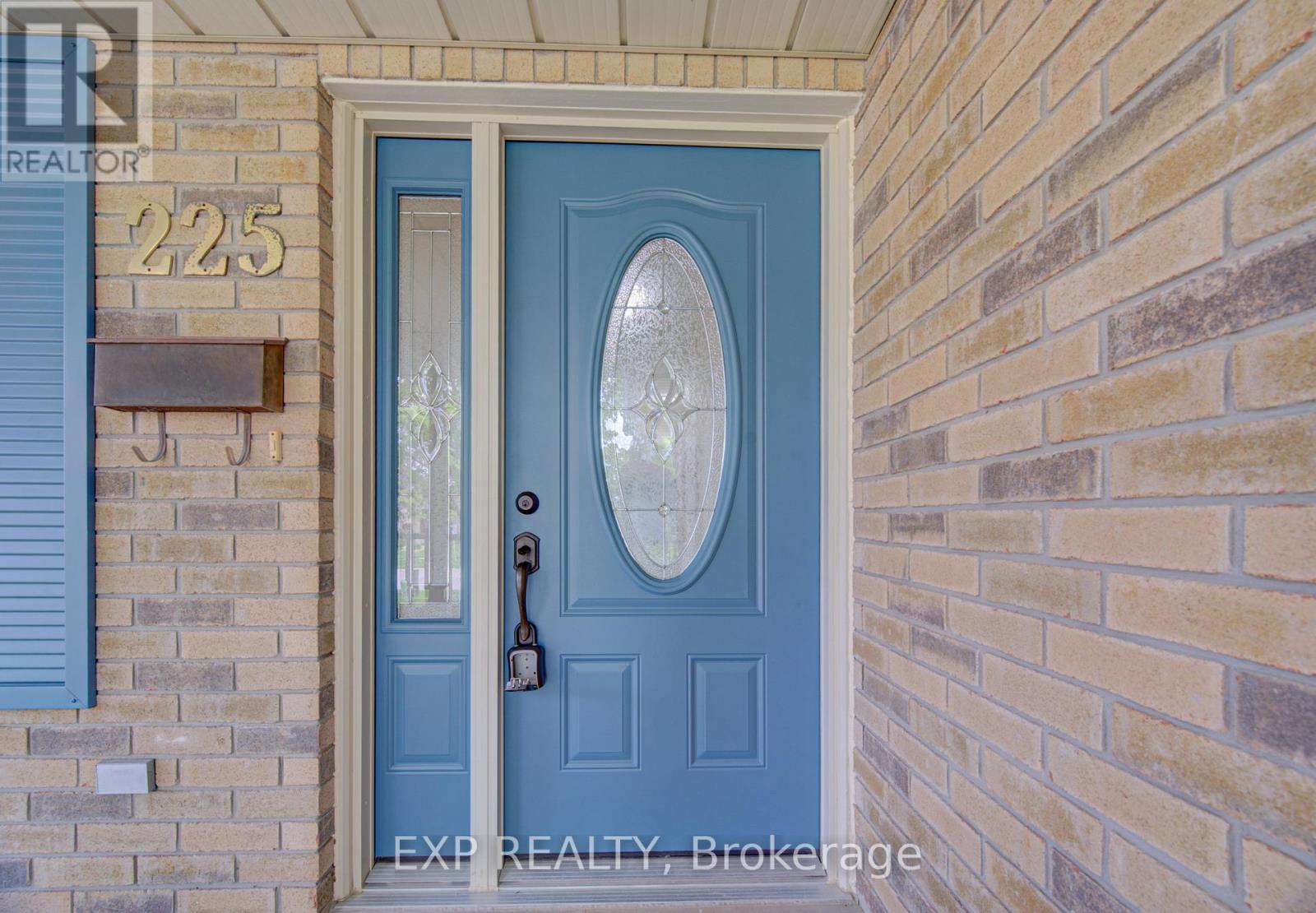 225 Dartmoor Crescent, Waterloo, Ontario  N2K 3S9 - Photo 5 - X13143652