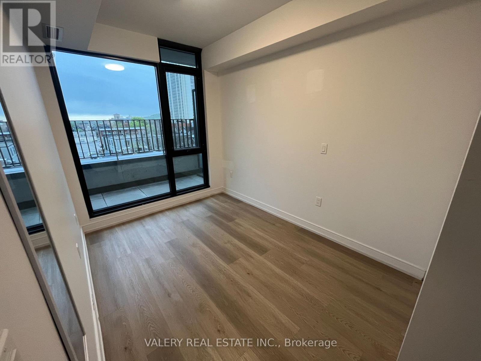528 - 1 Jarvis Street, Hamilton, Ontario  L8R 3J2 - Photo 5 - X13143750