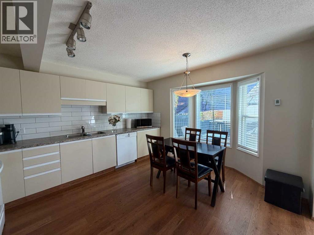25 Ellenwood Drive, Red Deer, Alberta  T4R 2E1 - Photo 3 - A2310448
