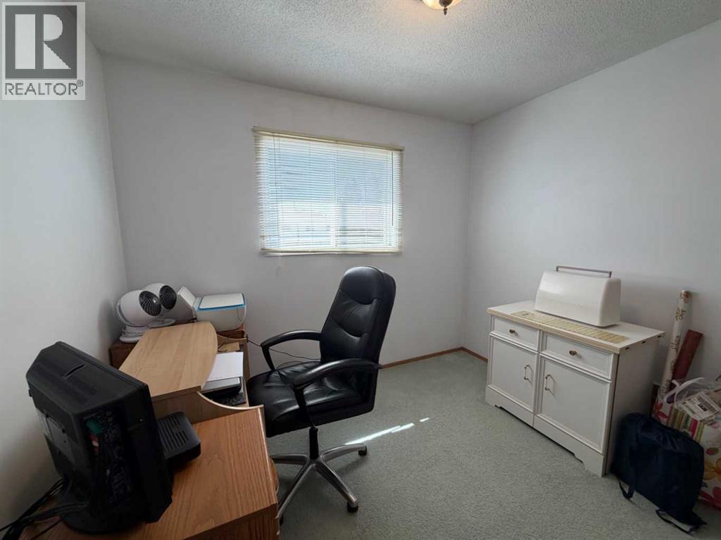 25 Ellenwood Drive, Red Deer, Alberta  T4R 2E1 - Photo 14 - A2310448