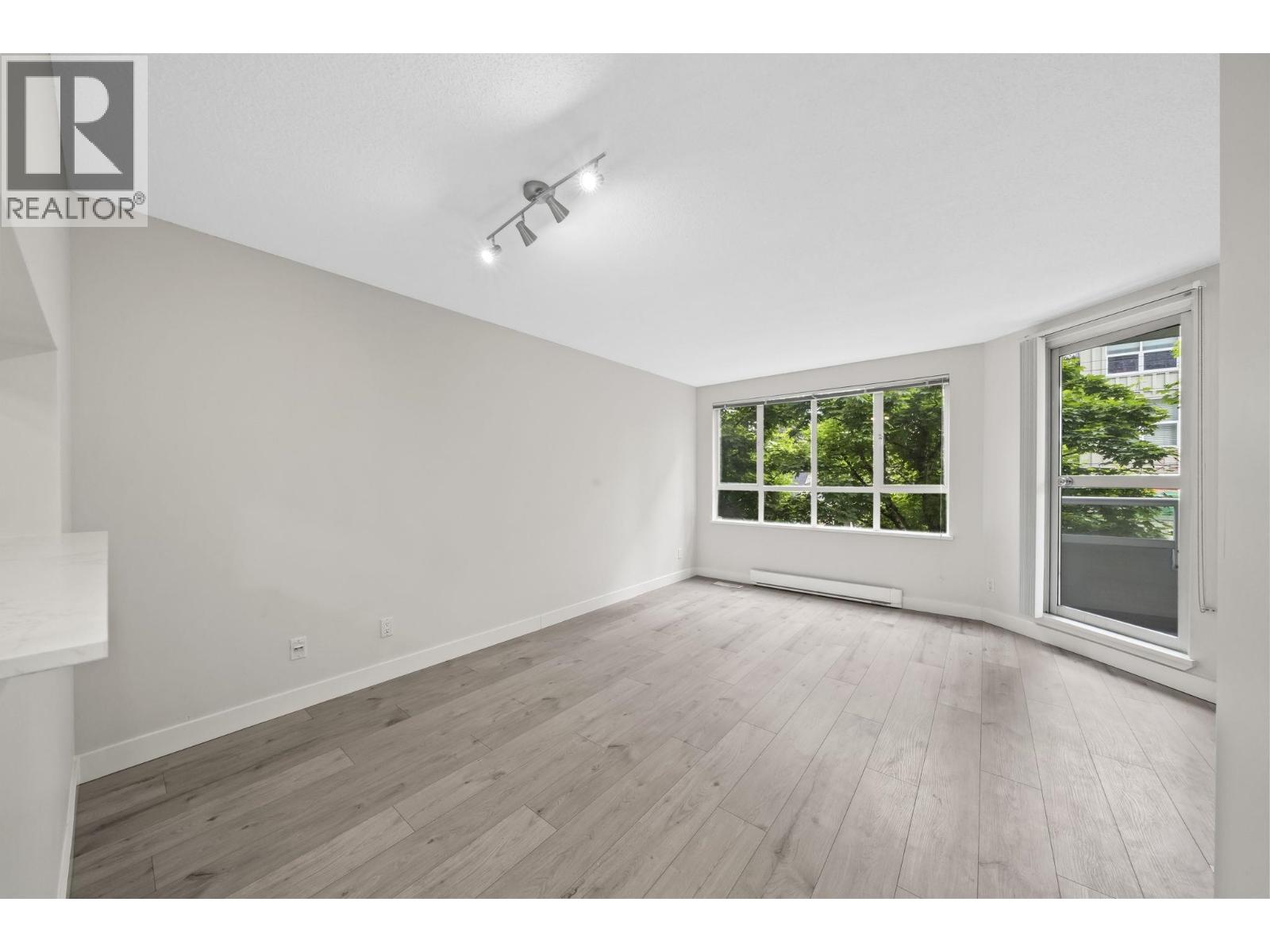311 3489 Ascot Place, Vancouver, British Columbia  V5R 6B6 - Photo 5 - R3124727