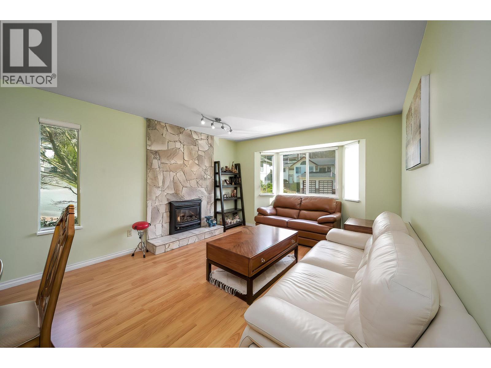 11 Harbour Place, Port Moody, British Columbia  V3H 4J8 - Photo 12 - R3113711