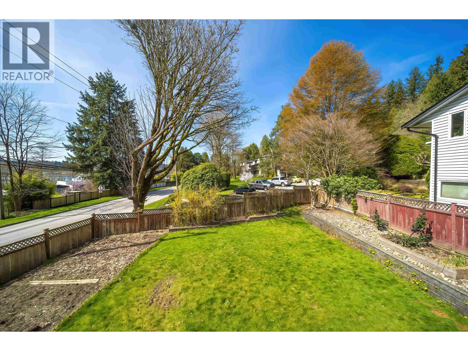 11 Harbour Place, Port Moody, British Columbia  V3H 4J8 - Photo 34 - R3113711