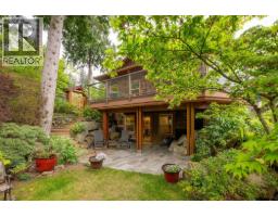 960 HARBOUR VIEW PLACE, Bowen Island, British Columbia
