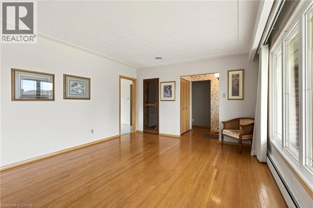 8 Lorraine Drive, Hamilton, Ontario  L8T 3R7 - Photo 10 - 40829055