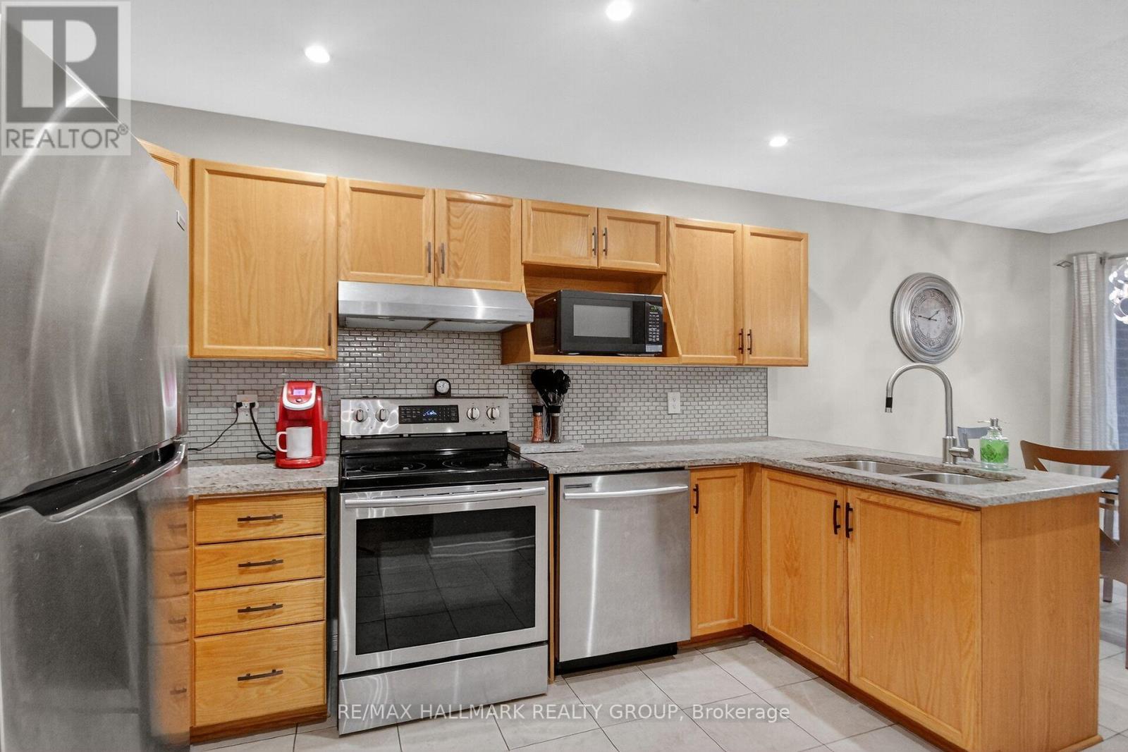 110 Hunter's Glen Crescent, Ottawa, Ontario  K1T 3R1 - Photo 10 - X13143904