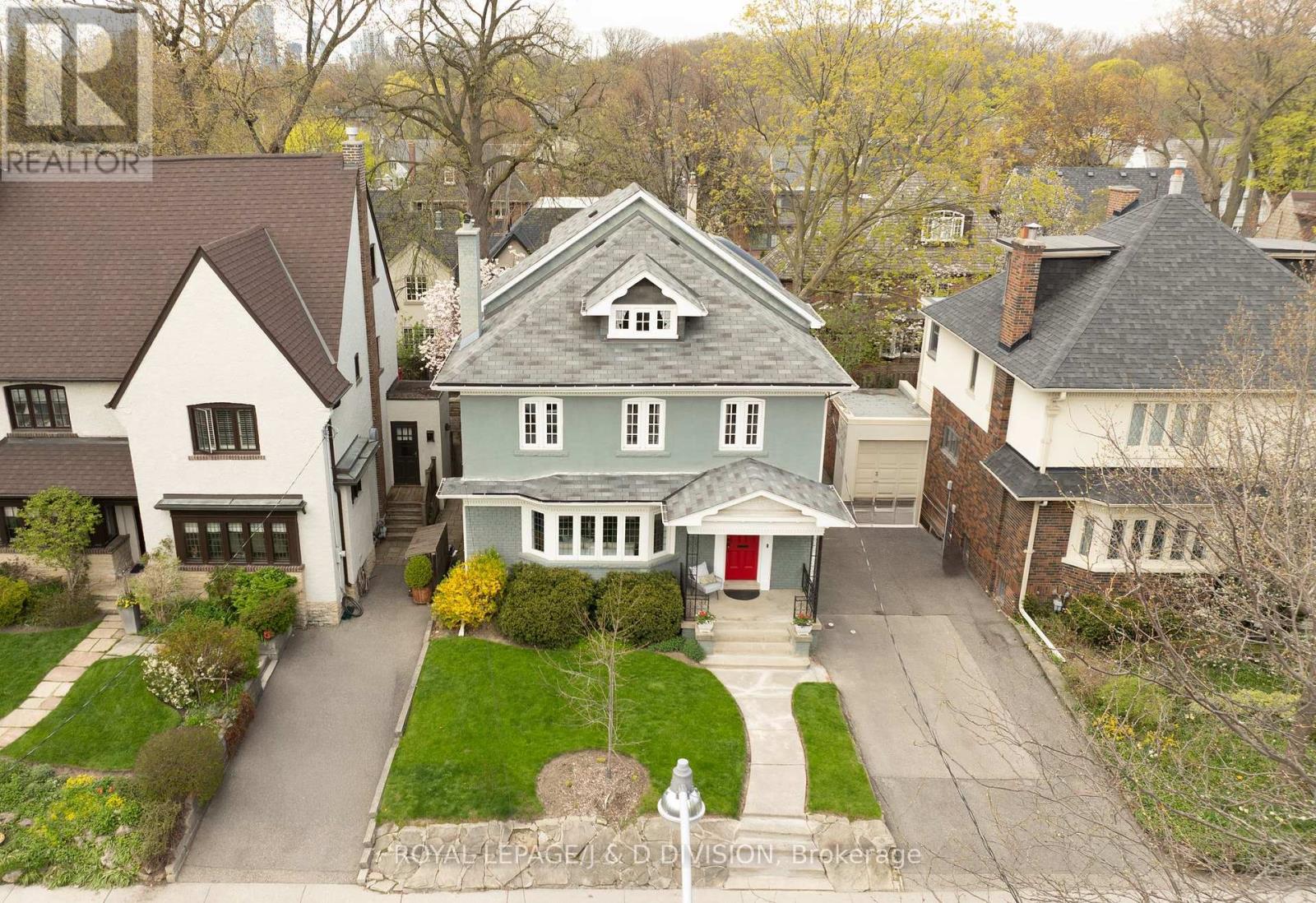 102 RIDGE DRIVE, Toronto, Ontario