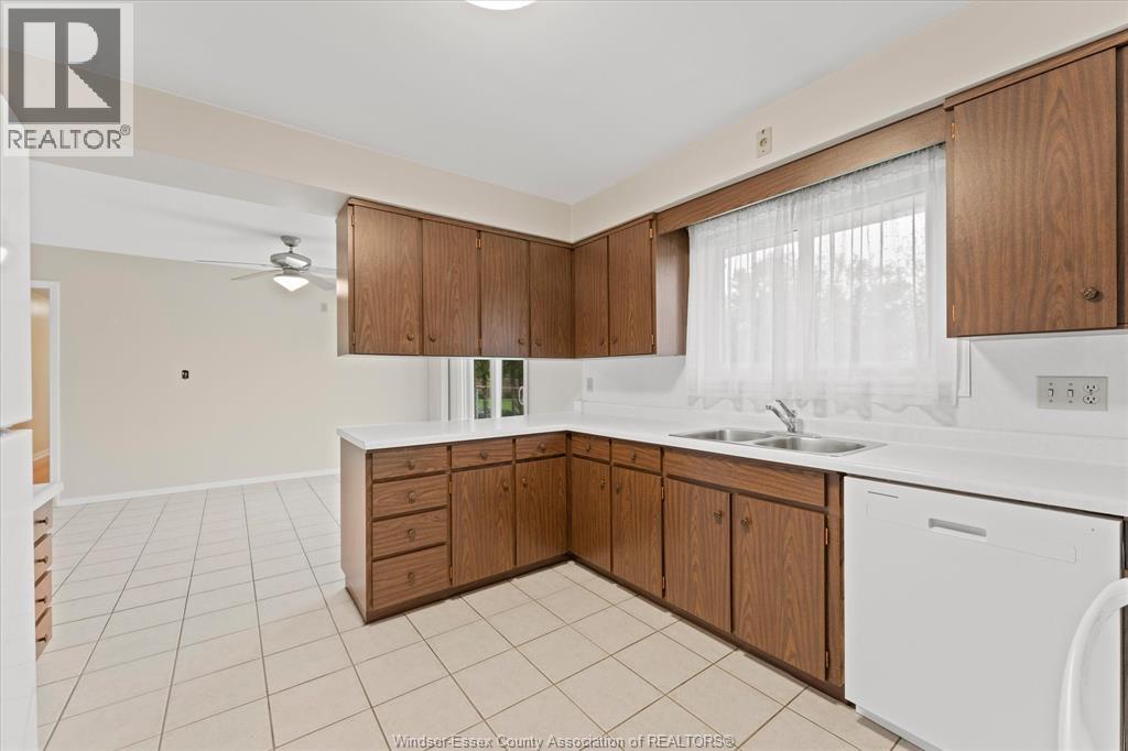 3299 Woodlawn Avenue, Windsor, Ontario  N8W 2J1 - Photo 17 - 26011435